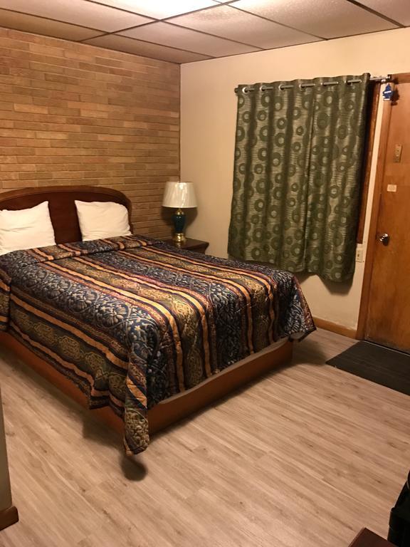 Lakeview Motel Two Rivers Dış mekan fotoğraf